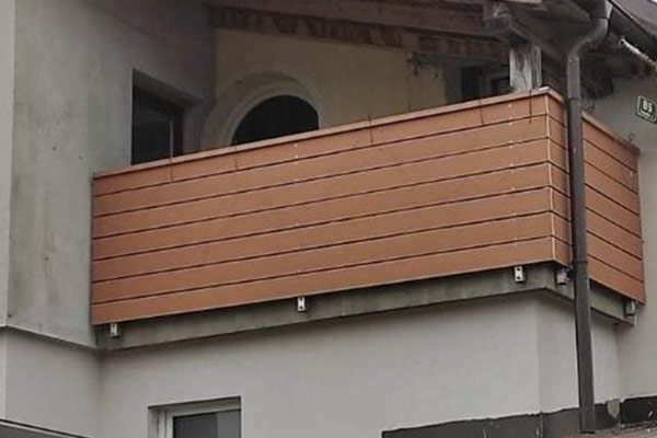 Ograja iz kompozitnih letev
